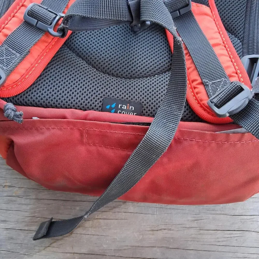Vanguard Reno 48 Orange DSLR Camera & Tablet Carry Bag Backpack - No Inserts